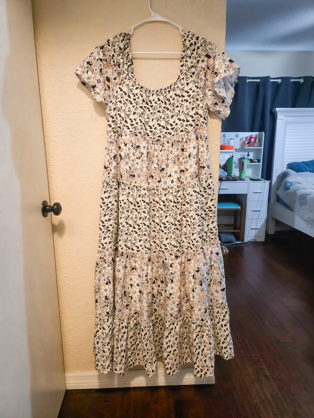 DAVI & DANI Floral Tiered Midi Dress in Cream and Black